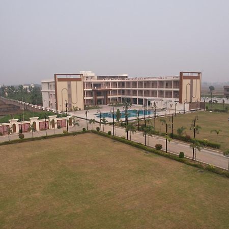 Nirvana Grand Hotel & Resort Gaya Exterior foto
